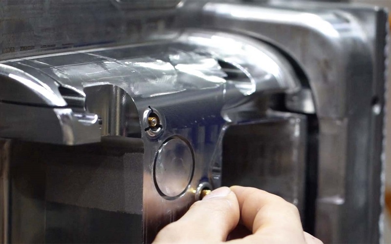 insert injection molding