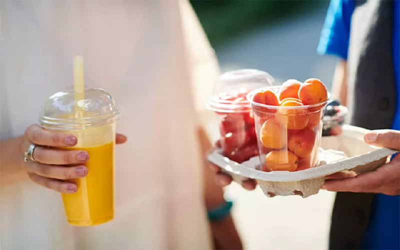Plastic cold drinks cups and lids